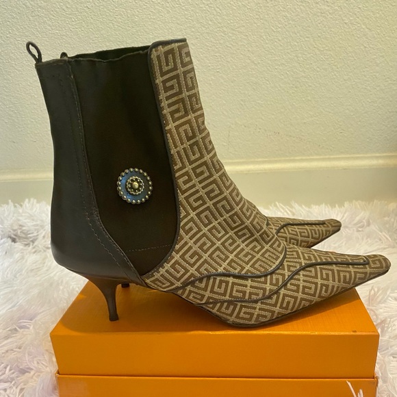 Givenchy ankle booties size 38 - Picture 4 of 10